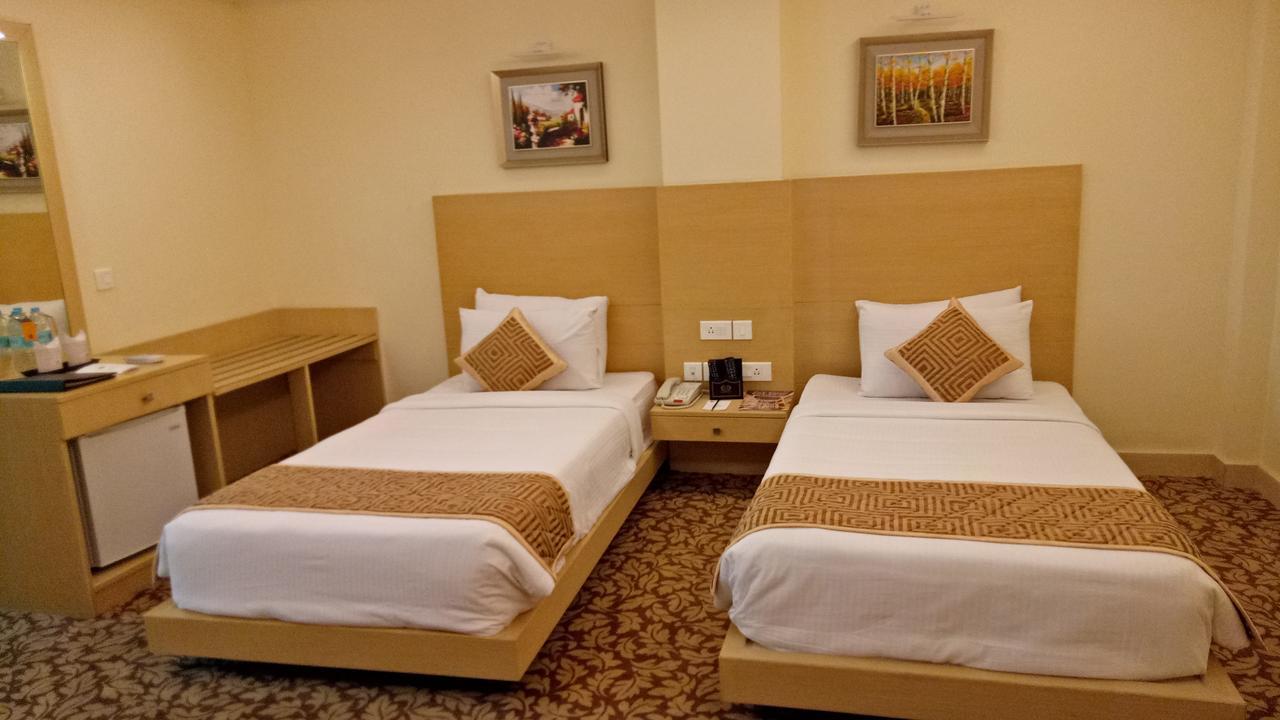 Hotel Patliputra Continental Patna  Kültér fotó