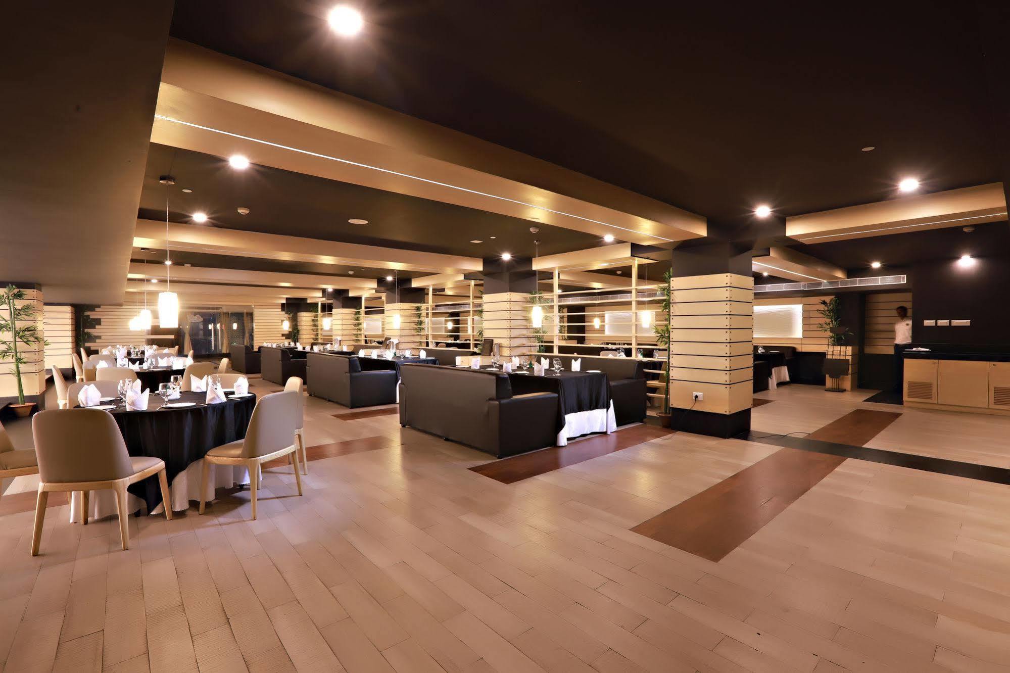 Hotel Patliputra Continental Patna  Kültér fotó
