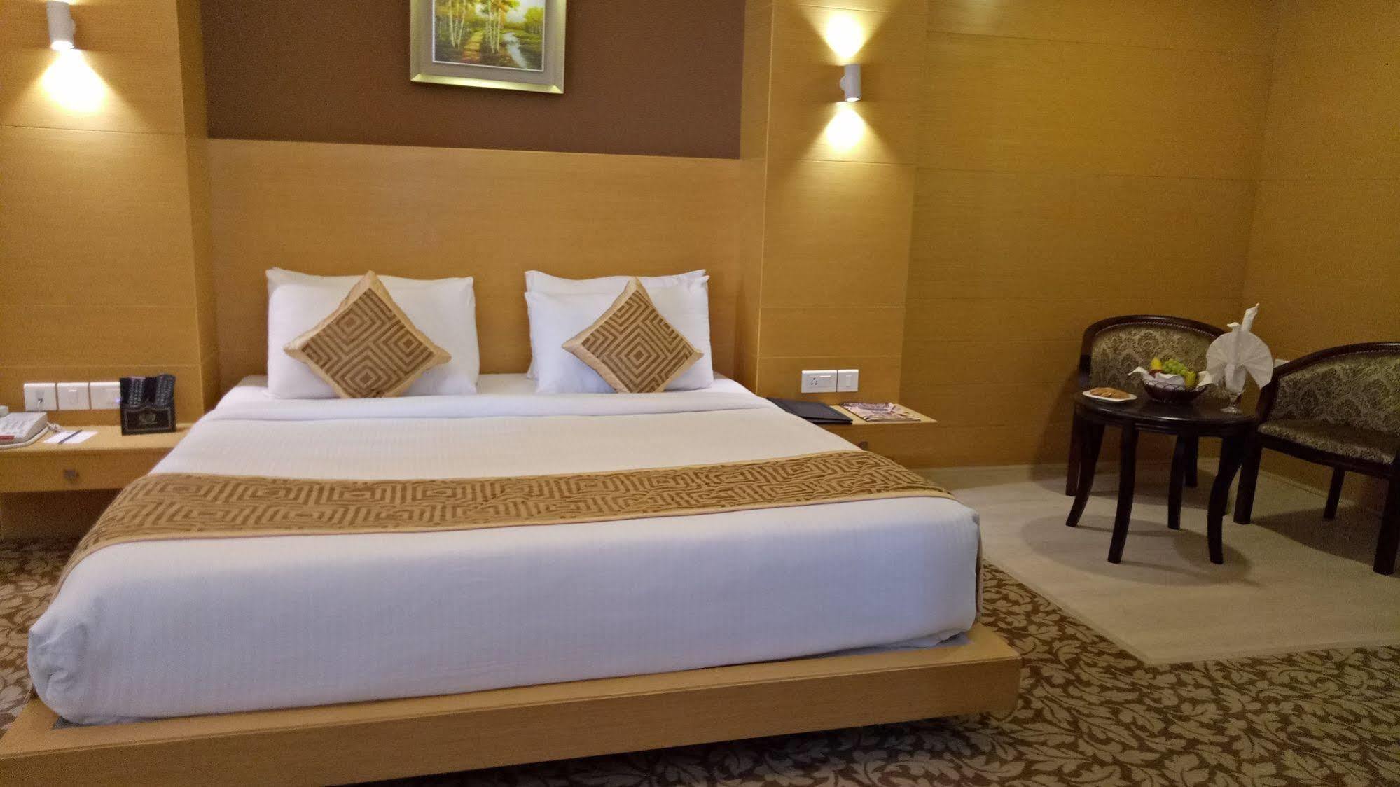 Hotel Patliputra Continental Patna  Kültér fotó