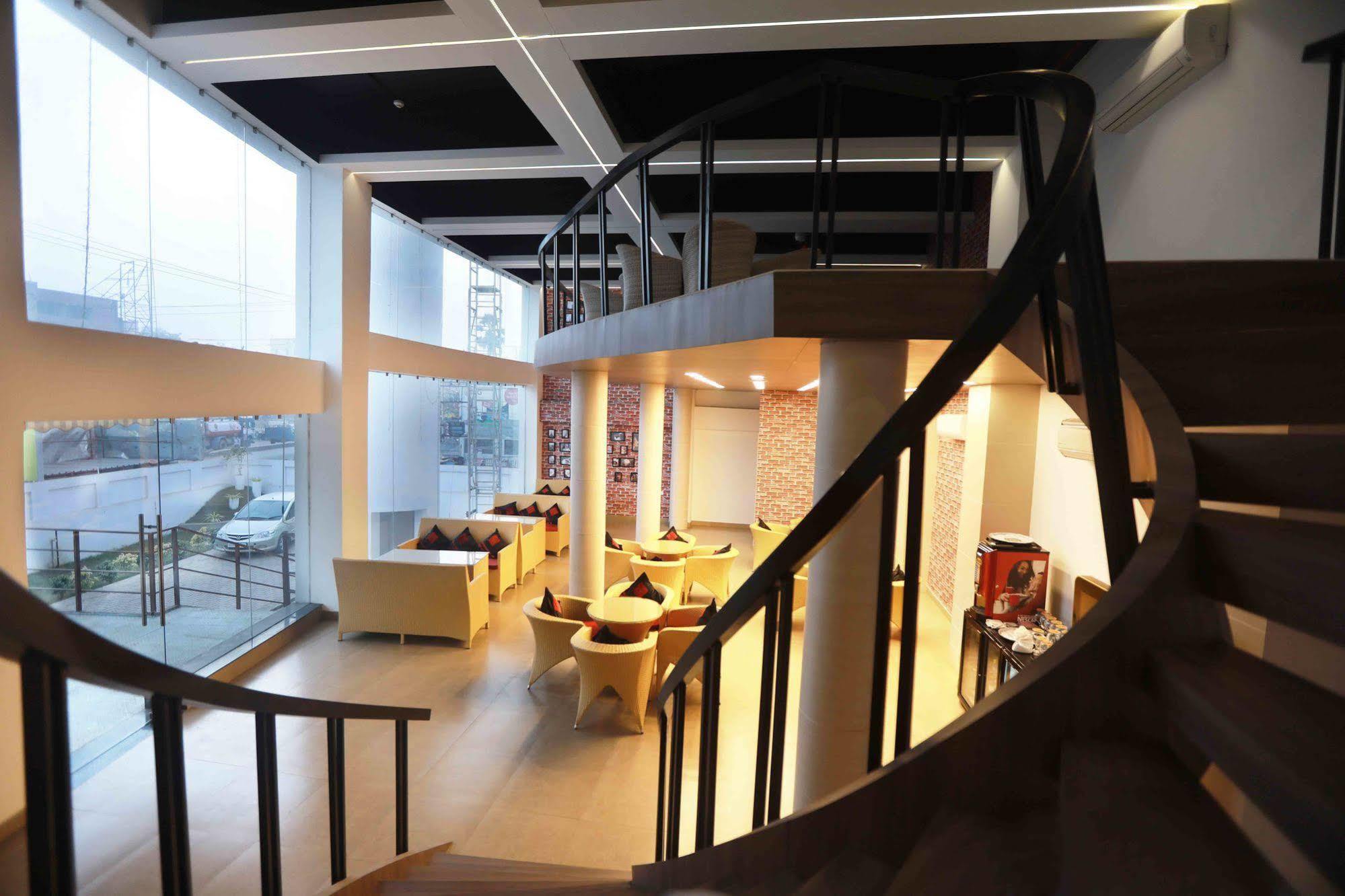 Hotel Patliputra Continental Patna  Kültér fotó