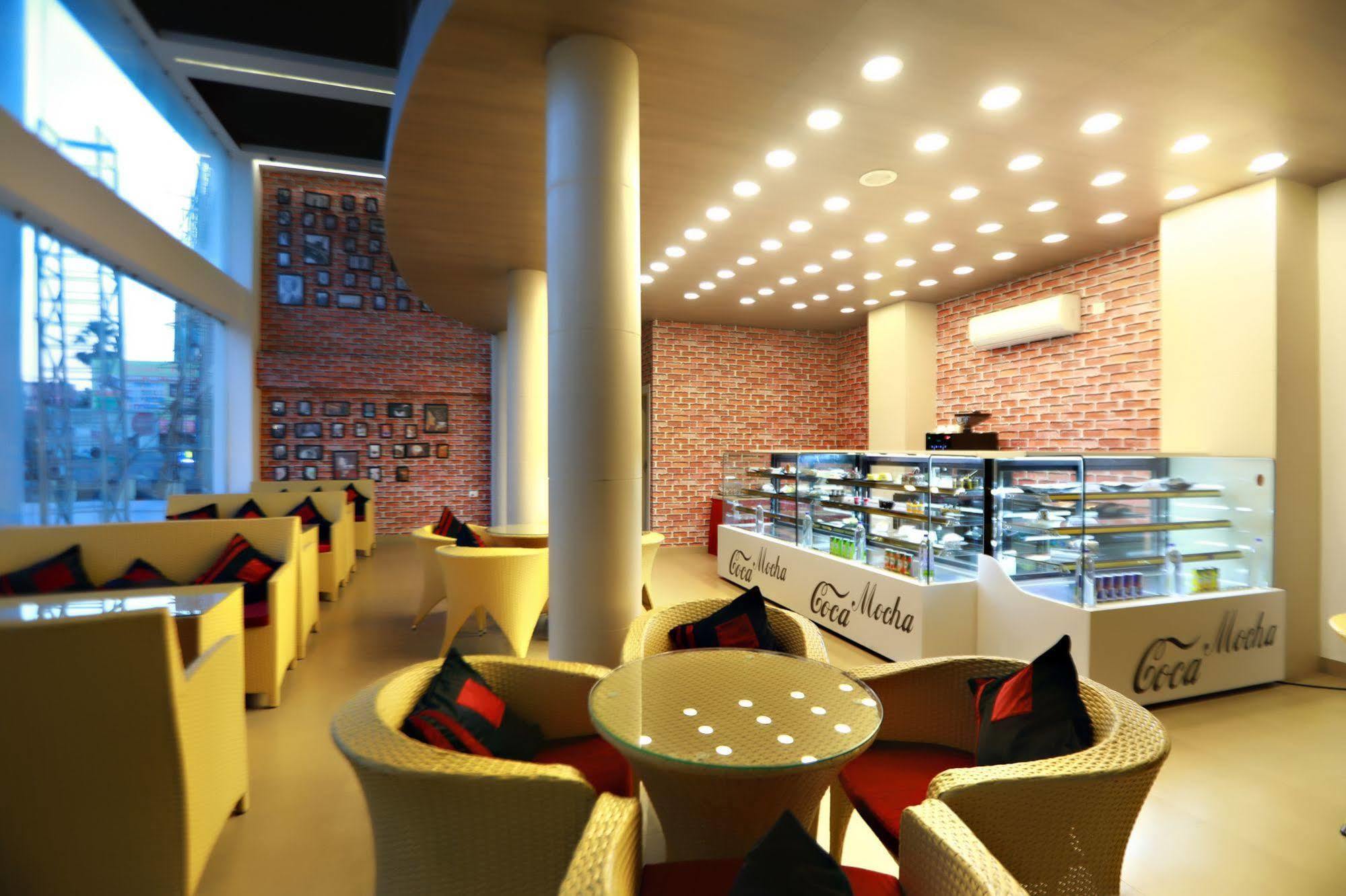 Hotel Patliputra Continental Patna  Kültér fotó