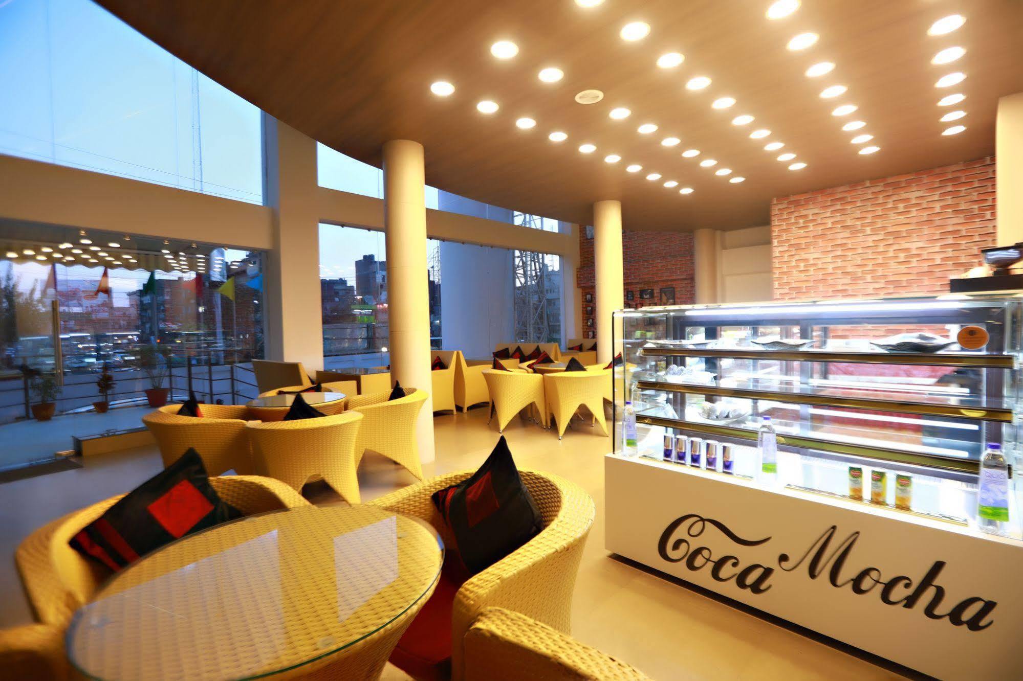Hotel Patliputra Continental Patna  Kültér fotó