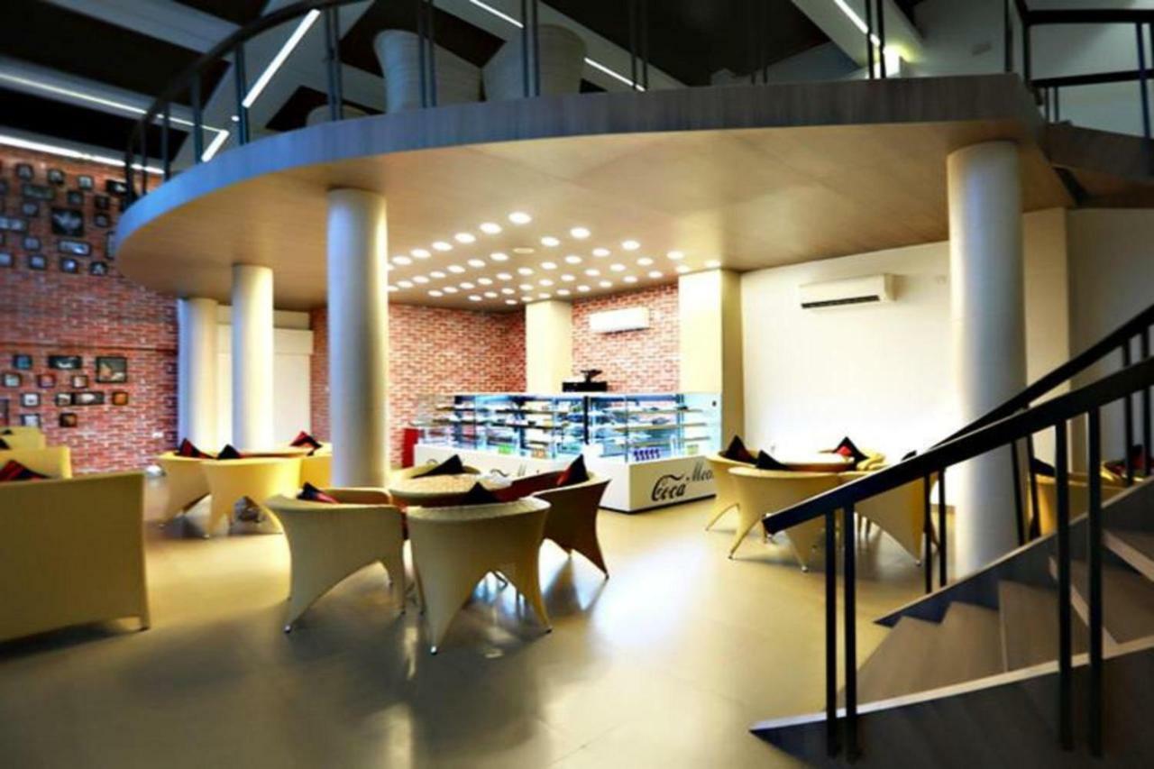 Hotel Patliputra Continental Patna  Kültér fotó